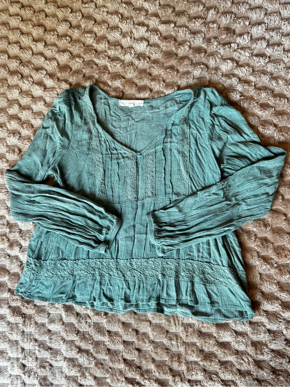 Rewind Women’s Green Lightweight V-Neck Blouse